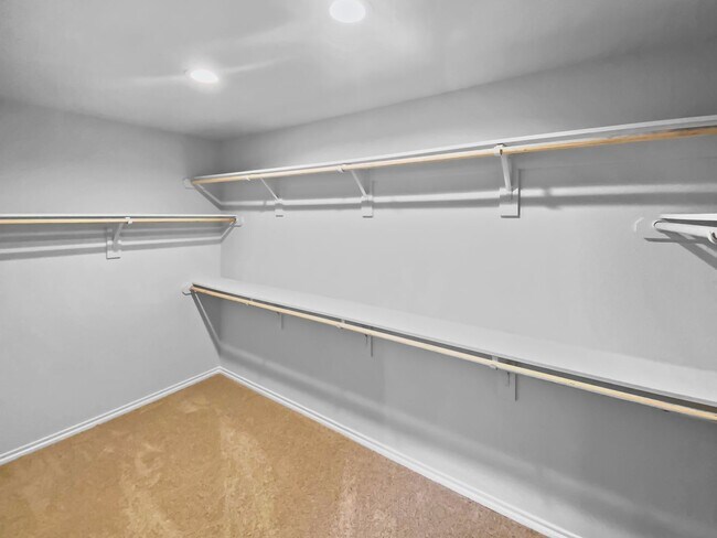 Building Photo - 10008 Ginkgo Ln