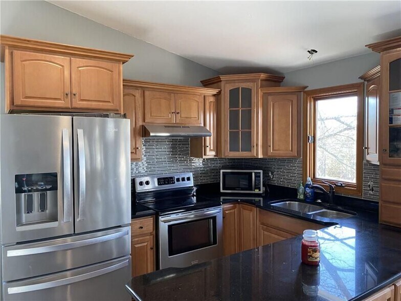 Building Photo - 57 Saybrook Ave