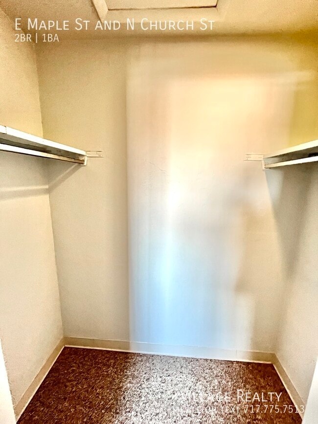 Building Photo - 361 E Maple St