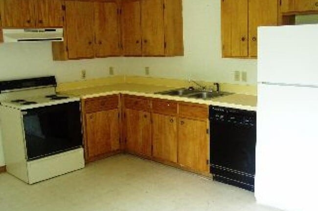 Building Photo - 102 Settlement Dr