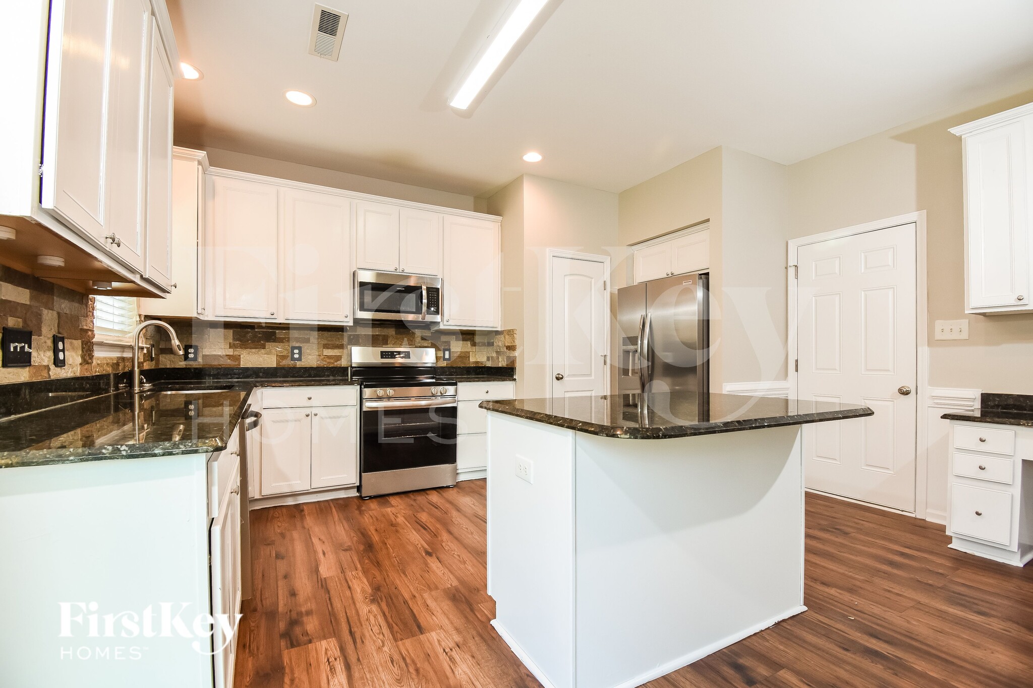 Building Photo - 2814 Chari Park Ln