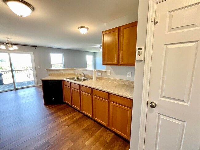 Building Photo - 830 Harbor Woods Dr