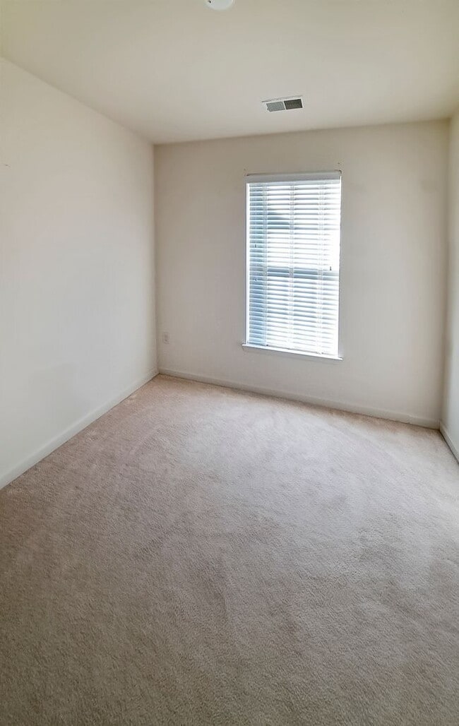 Building Photo - 3074 Esser Pl