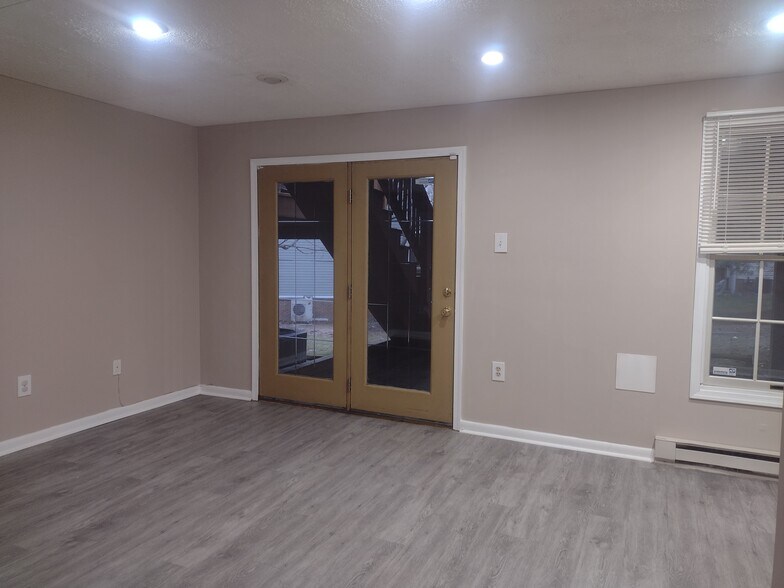 Building Photo - 7 Championship Ct