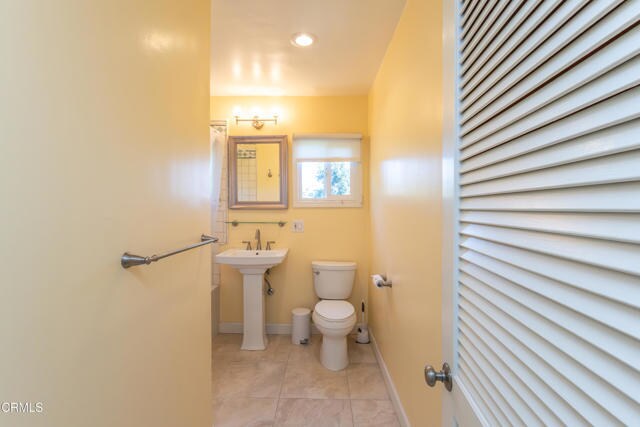 Building Photo - 854 Oneonta Dr