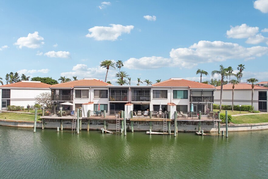 Building Photo - 6277 Bahia del Mar Blvd