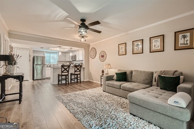 Building Photo - 15 Little Silver Ct