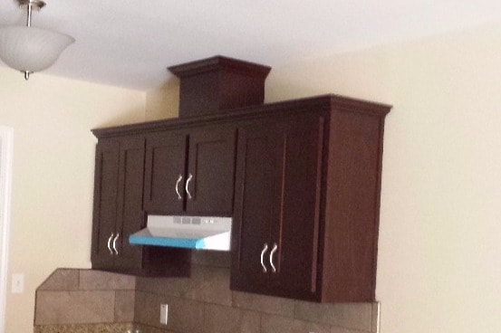 Kitchen - 212 Schunior W St