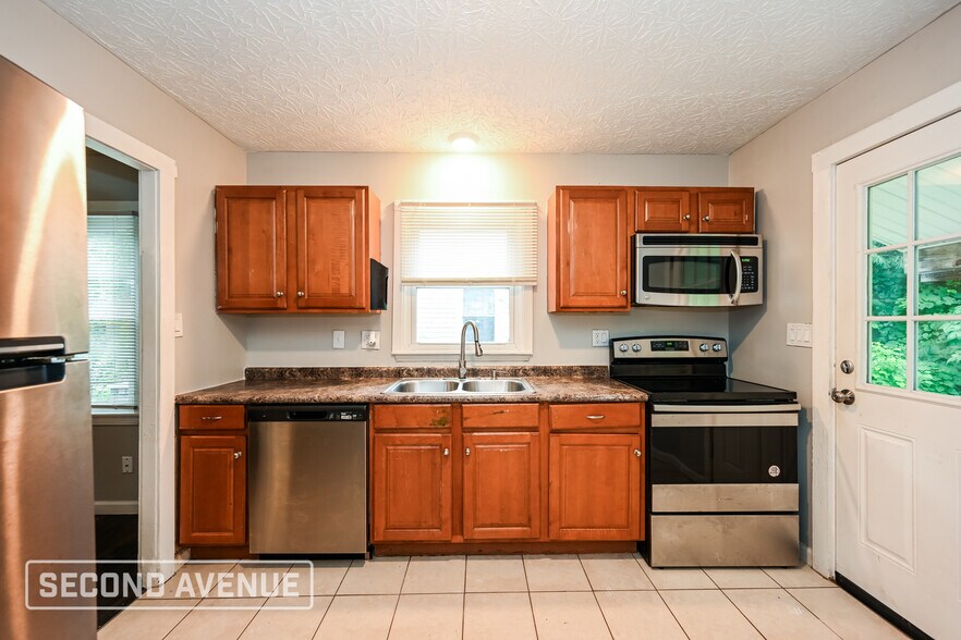 Building Photo - 6535 Coffey St