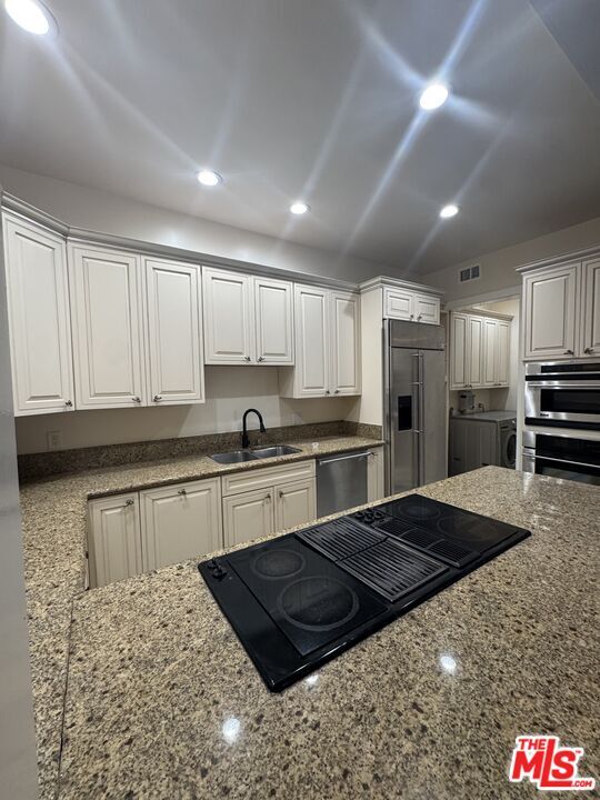 Building Photo - 1713 Queens Ct