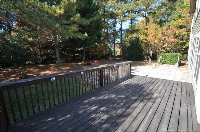 Building Photo - 300 Sutton Glen Dr