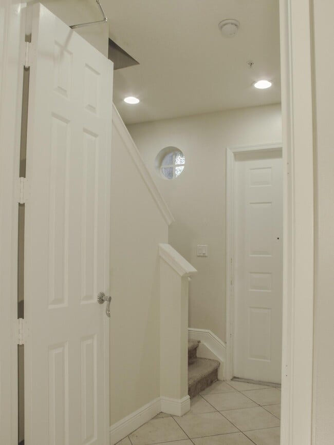 Building Photo - 124 Jesup Ln