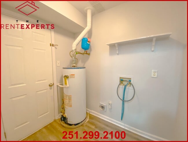 Building Photo - 9641 Royal Woods Ct