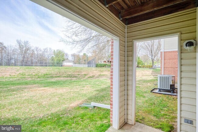 Building Photo - 1310 Sheridan Pl