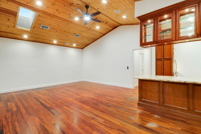 Building Photo - 67 Pacer Cir