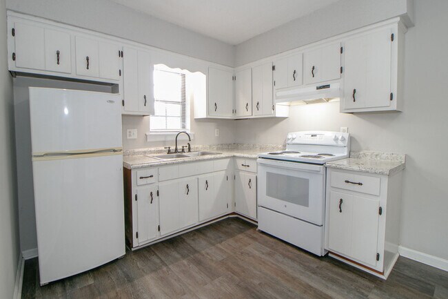 Building Photo - 404 -03 Thompsonville Lane
