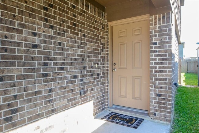 Building Photo - Beautiful stone front 2 story home in the ...