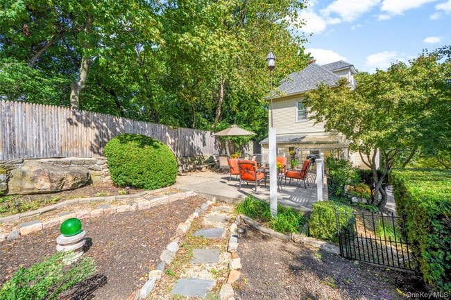 Building Photo - 49 Weaver St