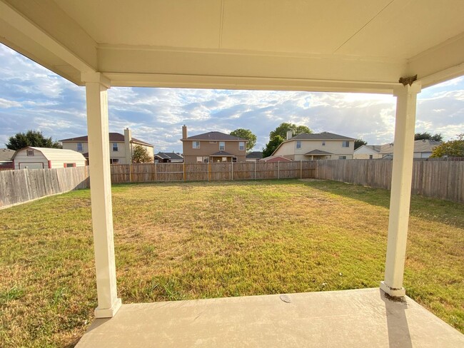 Building Photo - Gorgeous Home in Killeen 4Bed/3 Bath avail...