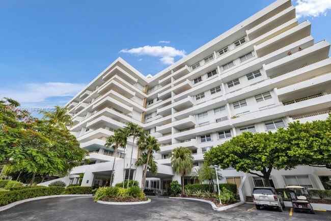 Building Photo - 155 Ocean Ln Dr