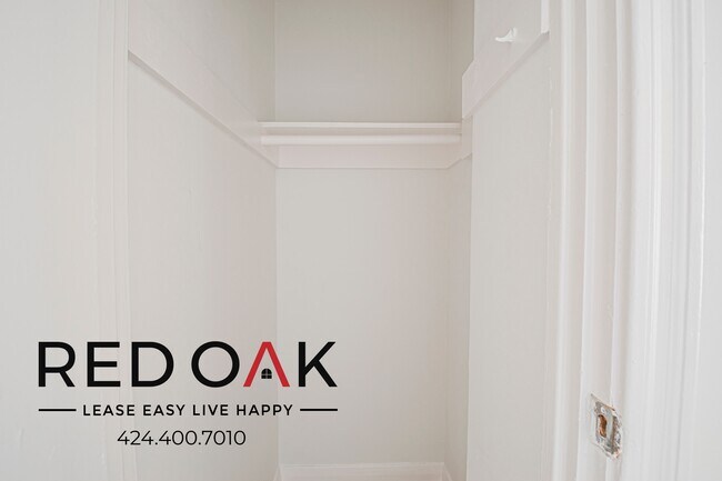 Building Photo - 1056 Normandie Ave