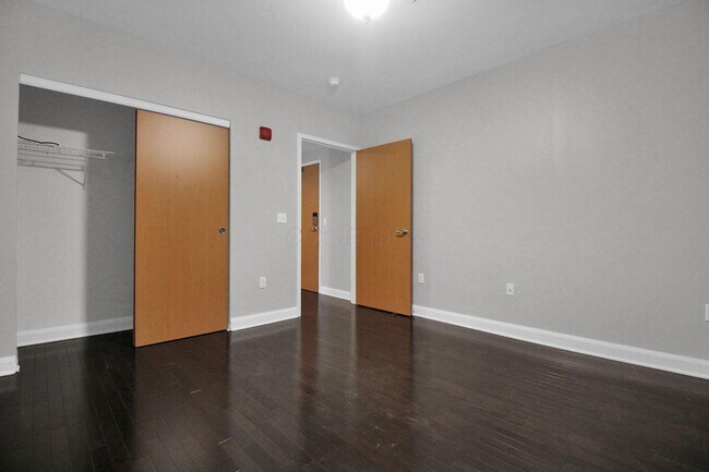 Building Photo - 100 E Gay St