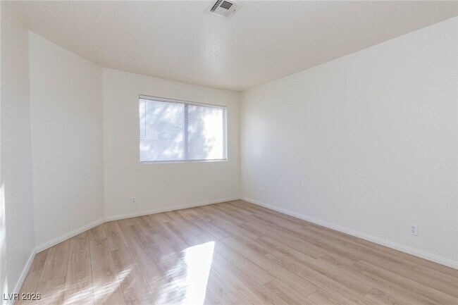 Building Photo - 5072 S Rainbow Blvd