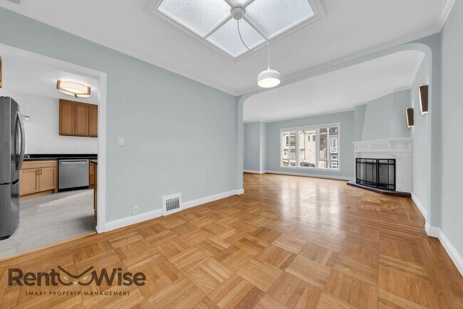 Building Photo - 824 Garfield St