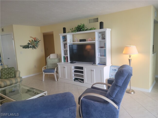 Building Photo - 10475 Gulf Shore Dr