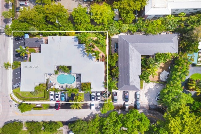 Building Photo - 2323 SE 18th St