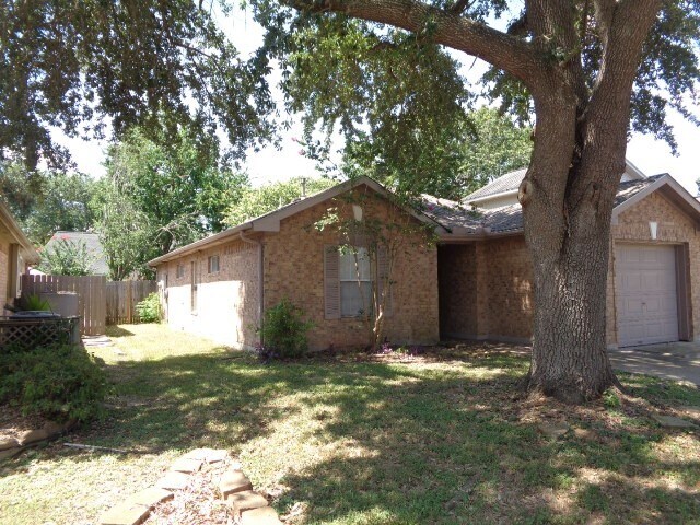 Building Photo - 20107 Beechview Ln