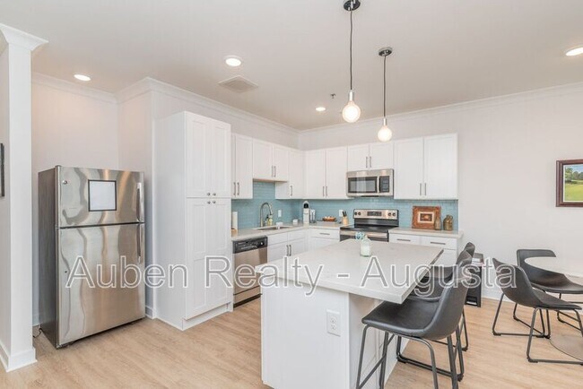 Building Photo - 111 Railroad Ave