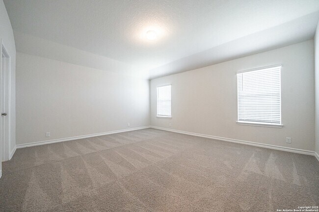 Building Photo - 909 Rolling River