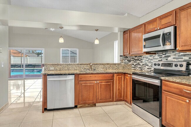 Building Photo - 2505 Kingston Ct