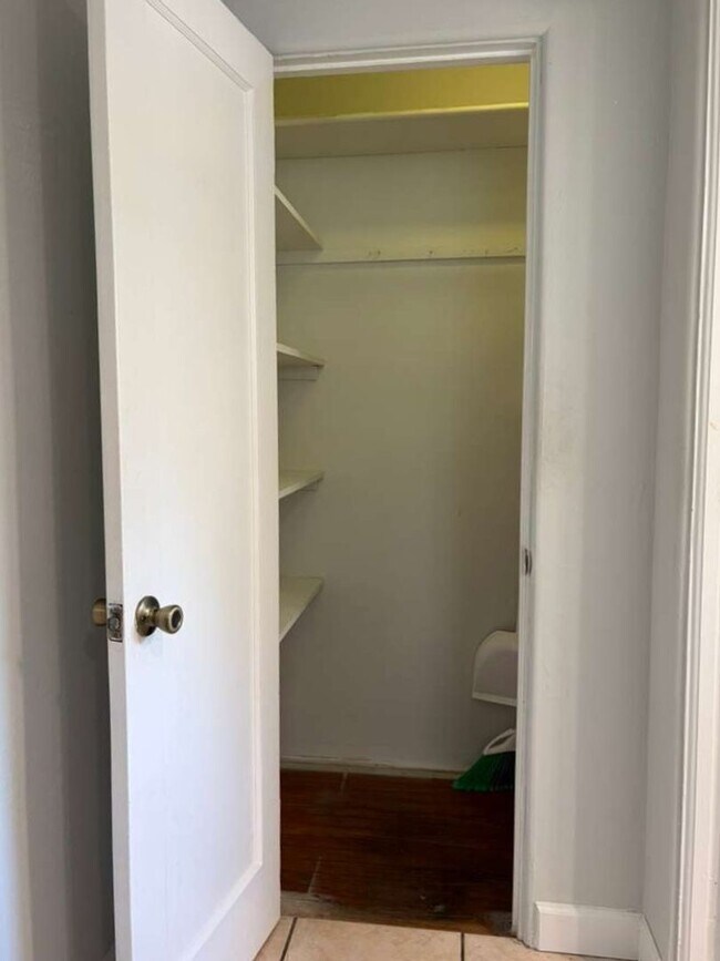 Building Photo - 2 Bedroom Single Family Home in the Desirable Westminster Heights Neighborhood