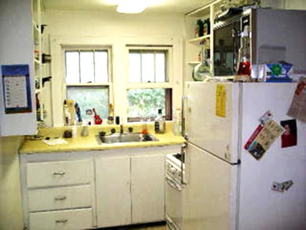 Building Photo - 104 S Grove St