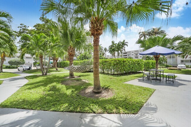 Primary Photo - 9800 East Bay Harbor Drive