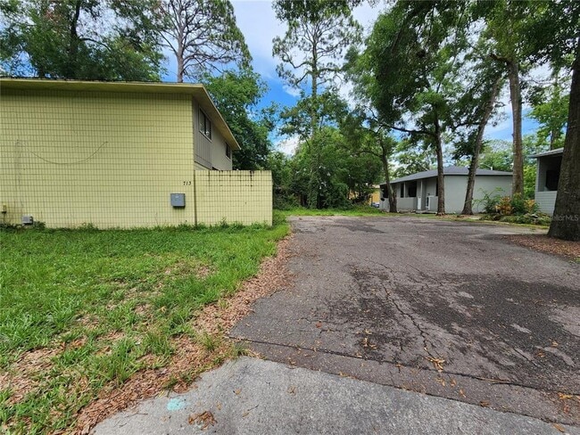 Building Photo - 713 SW 69th St