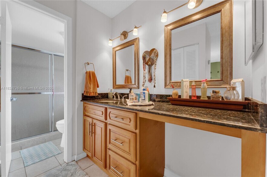 Building Photo - 6500 SW 41st Ct