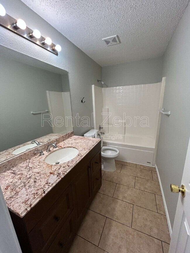 Building Photo - 4001 Cypress Gardens Dr