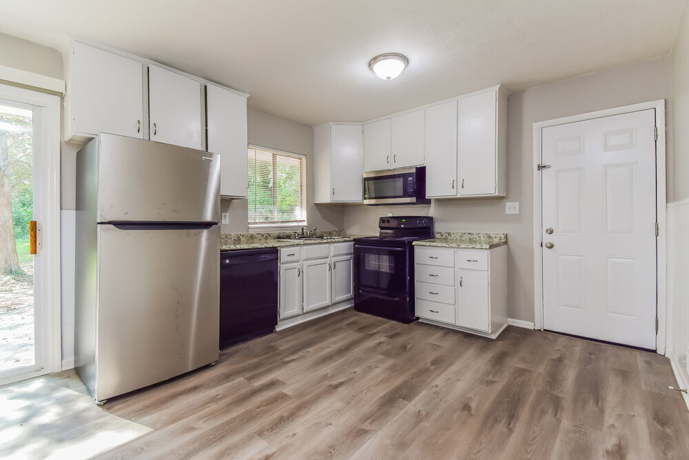 Building Photo - 6681 Green Meadows Ln