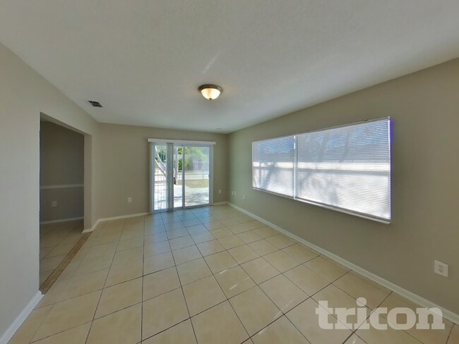 Building Photo - 6320 Moog Rd