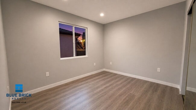 Building Photo - 1242 W 93rd St