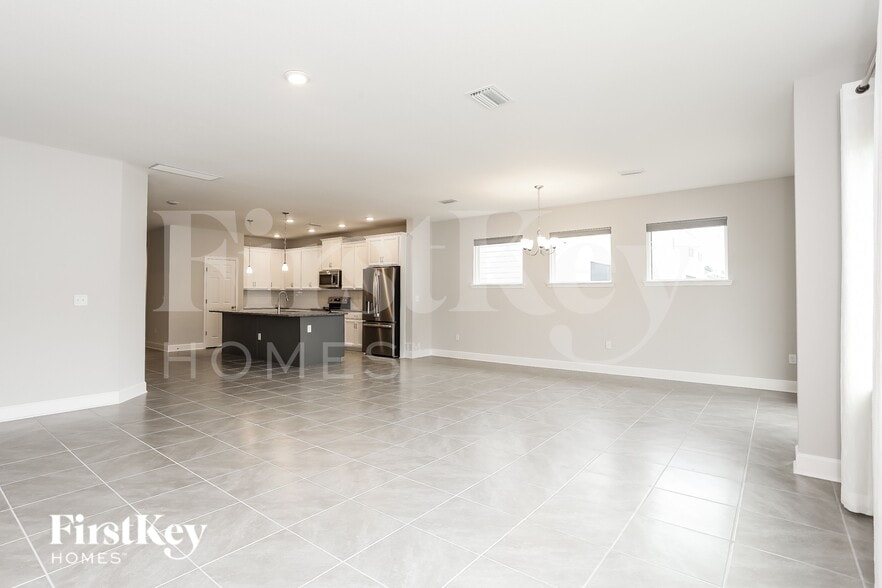 Building Photo - 12069 Bridgehampton Rd