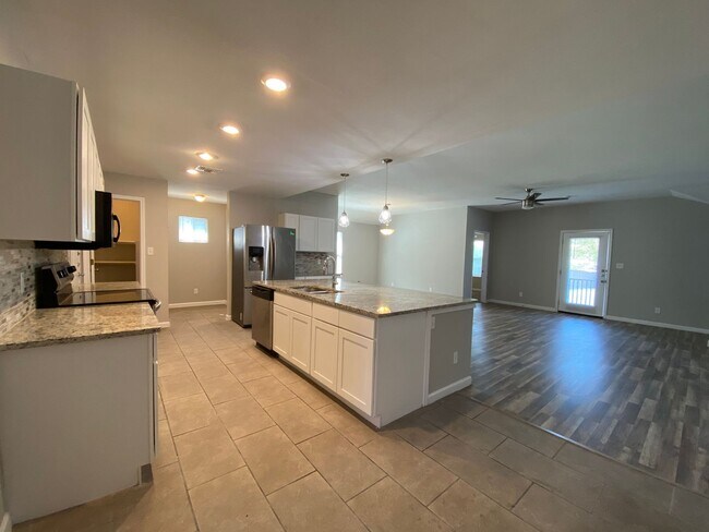 Building Photo - Meadow Brook