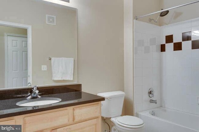 Building Photo - 2765 Centerboro Dr