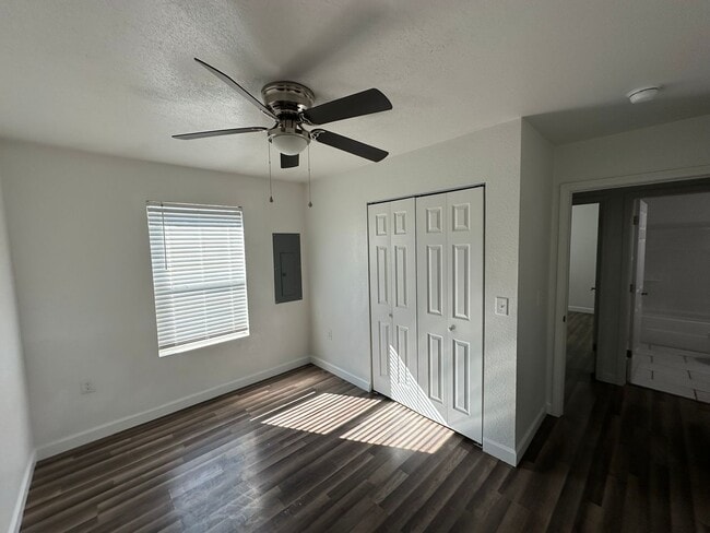 Building Photo - 3 Bed 3 Bath Townhouse