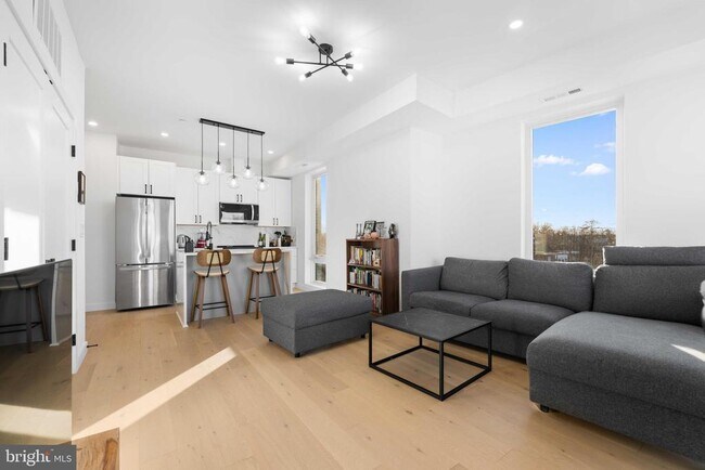 Building Photo - 30 Kennedy St NW