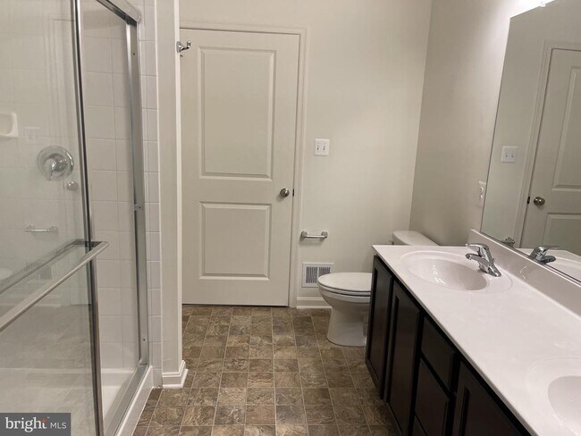 Building Photo - 113 Trails Way