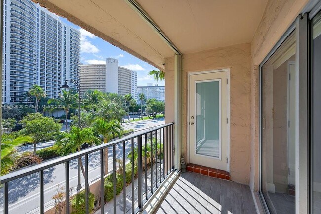 Building Photo - 4143 N Ocean Blvd